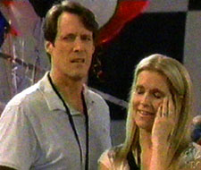 04Ep053C: Jack & Jennifer react to Abigail kissing Max