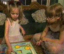 PhotosTVMov/InsideEdition07: Emma & Katya playing Sorry