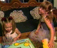 PhotosTVMov/InsideEdition08: Emma & Katya playing