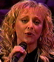 ST04M Christina singing